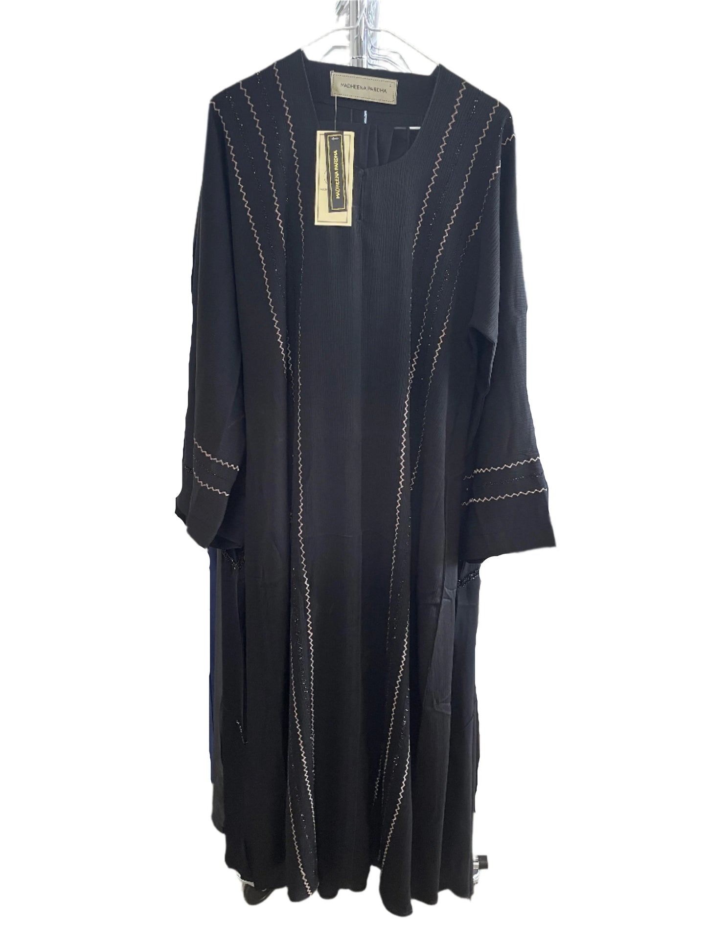Closed Black Abaya with Elegant Chevron Design