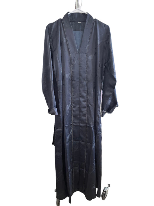 Comfortable Closed Avaya with Sequin Design